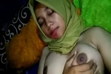 Hijab Cantik Ukhty Sange Remas Toket Gede Sampe Basah
